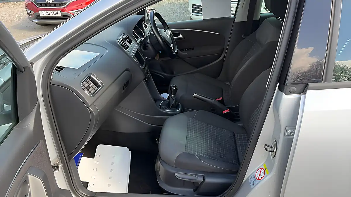 Used 2017 Volkswagen Polo Match Edition Silver - Interior and Exterior details 6