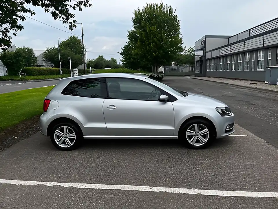 Used 2017 Volkswagen Polo Match Edition Silver - Interior and Exterior details 5