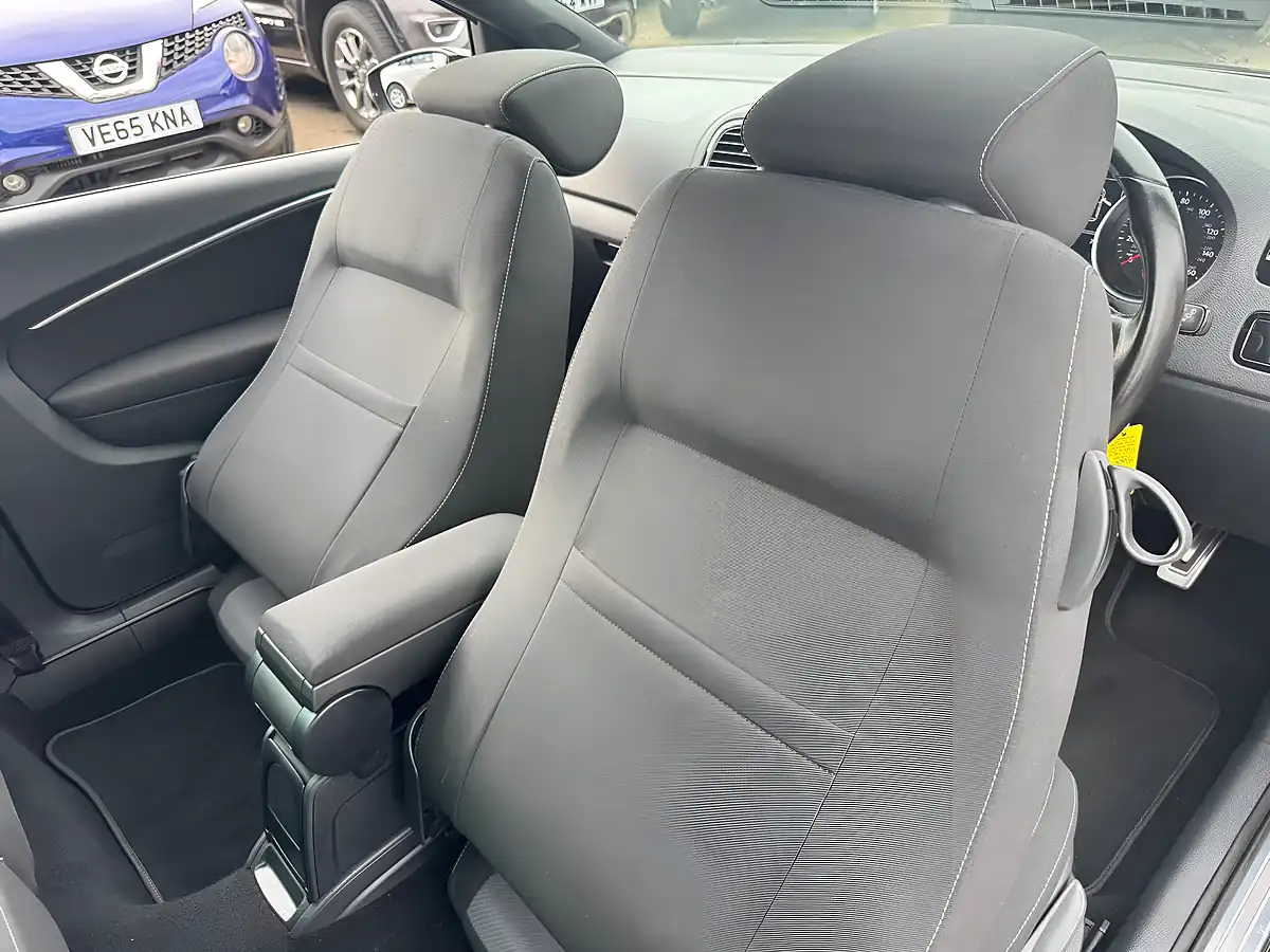 Used 2017 Volkswagen Polo R-Line Black - Interior and Exterior details 10