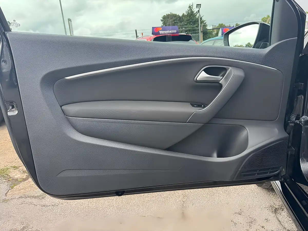 Used 2017 Volkswagen Polo R-Line Black - Interior and Exterior details 12