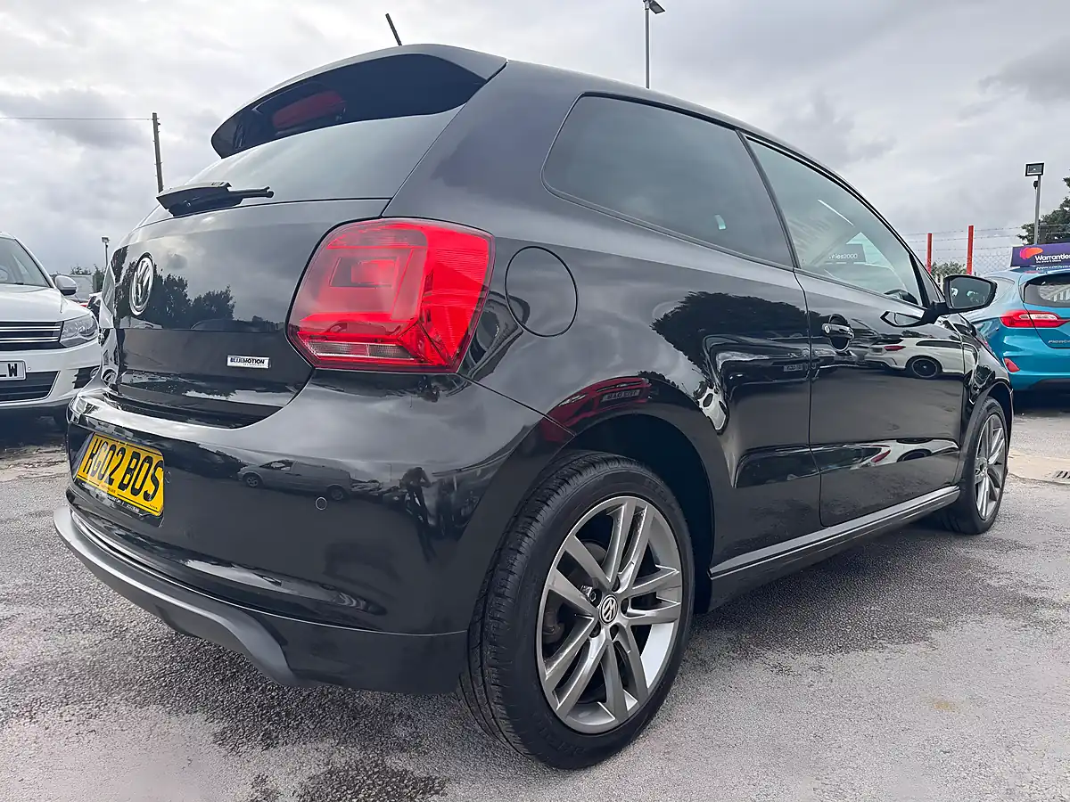 Used 2017 Volkswagen Polo R-Line Black - Interior and Exterior details 9