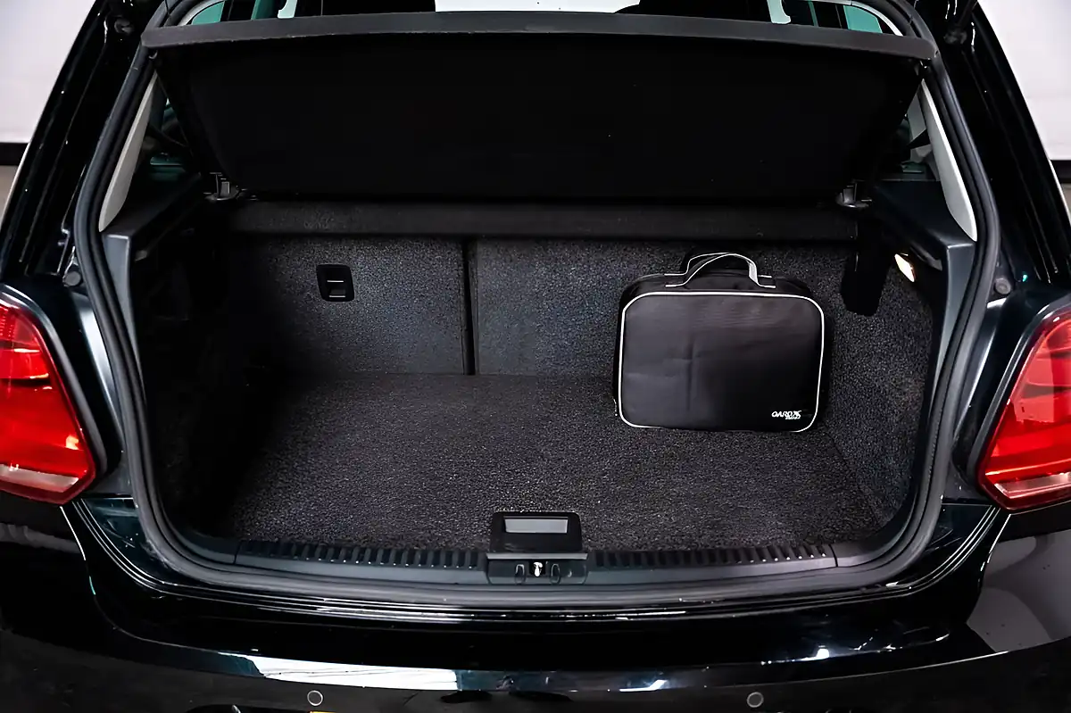 Used 2017 Volkswagen Polo Sel Black - Interior and Exterior details 16