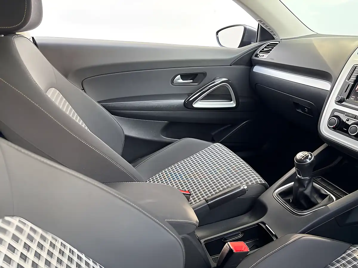 Used 2017 Volkswagen Scirocco Bluemotion Technology Indium Grey - Interior and Exterior details 11