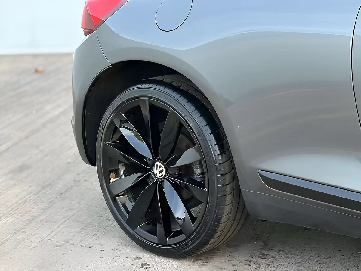 Used 2017 Volkswagen Scirocco Bluemotion Technology Indium Grey - Interior and Exterior details 5