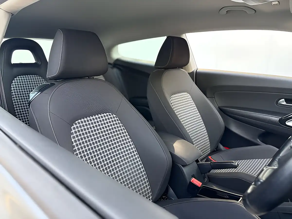 Used 2017 Volkswagen Scirocco Bluemotion Technology Indium Grey - Interior and Exterior details 9