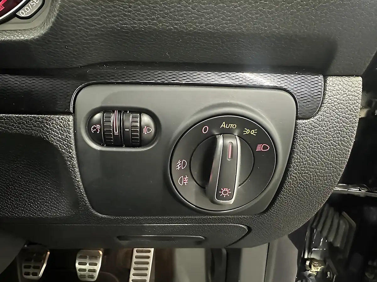 Used 2017 Volkswagen Scirocco GT Blue - Interior and Exterior details 19