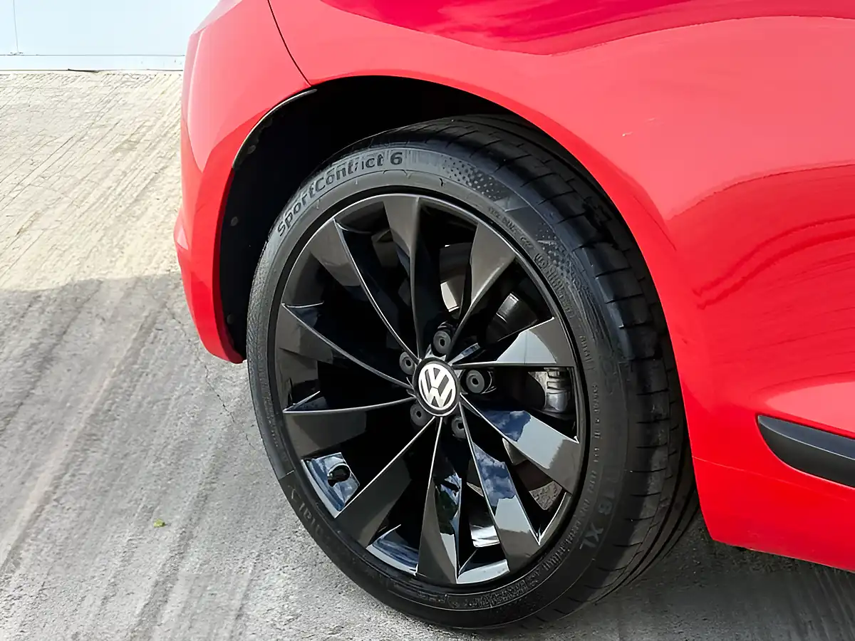 Used 2017 Volkswagen Scirocco GT Bluemotion Technology Flash Red - Interior and Exterior details 5