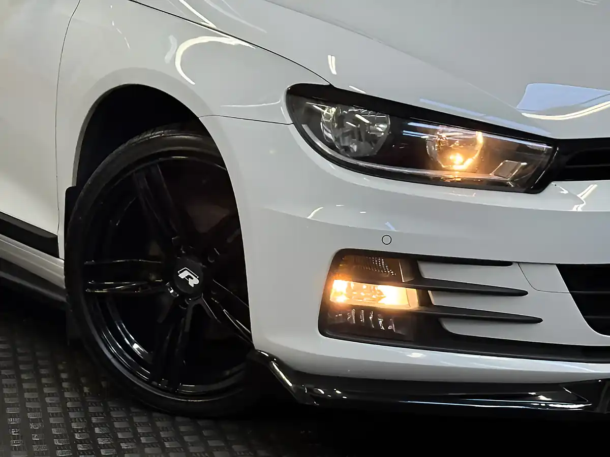Used 2017 Volkswagen Scirocco GT White - Interior and Exterior details 10