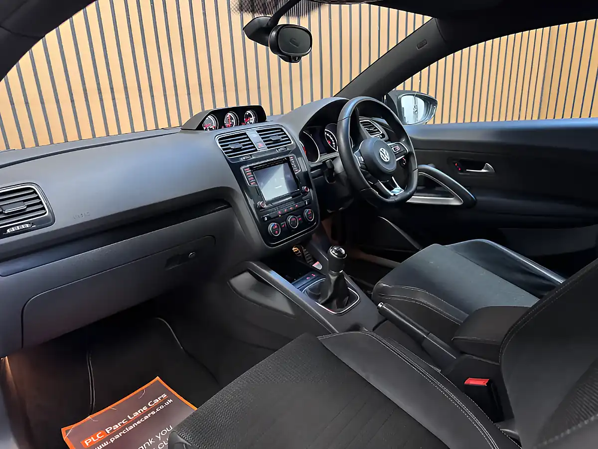 Used 2017 Volkswagen Scirocco GT White - Interior and Exterior details 15
