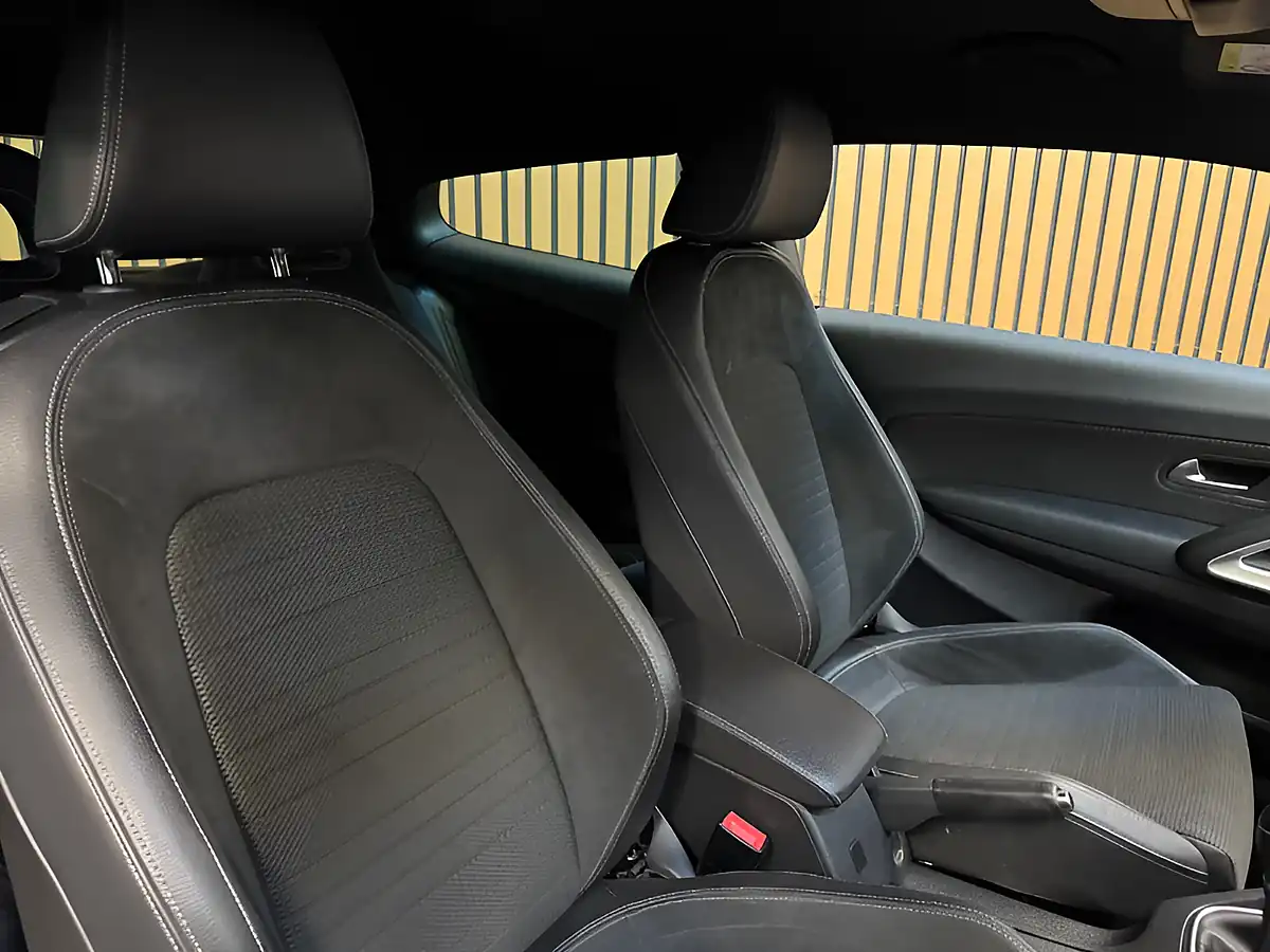 Used 2017 Volkswagen Scirocco GT White - Interior and Exterior details 20