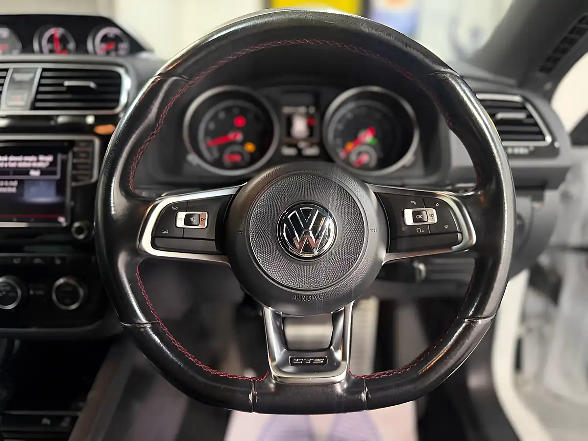 Used 2017 Volkswagen Scirocco Gts White - Interior and Exterior details 10