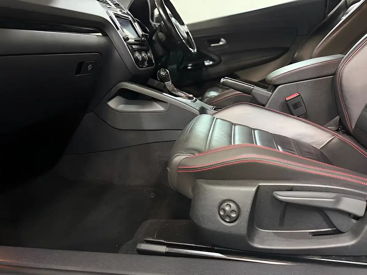 Used 2017 Volkswagen Scirocco Gts White - Interior and Exterior details 19