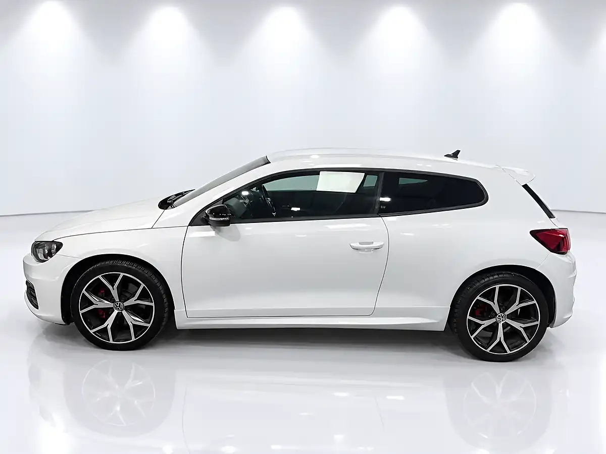 Used 2017 Volkswagen Scirocco Gts White - Interior and Exterior details 5