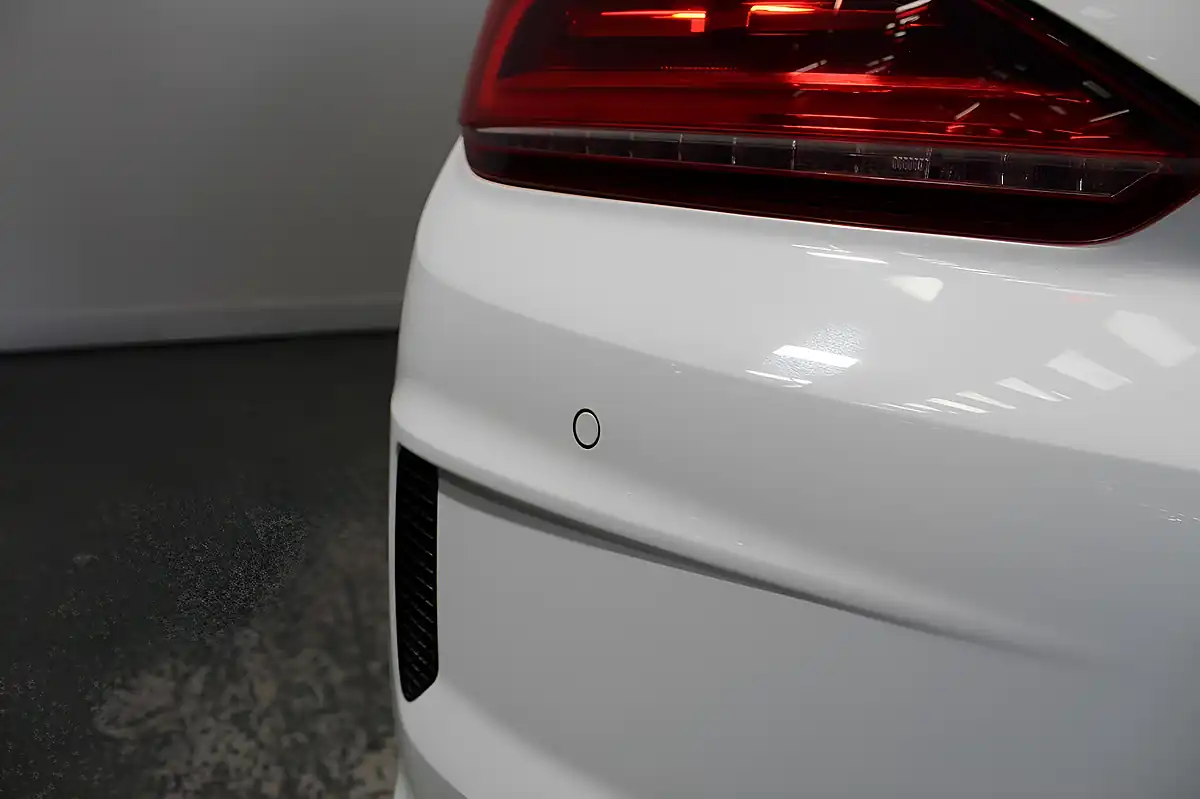 Used 2017 Volkswagen Scirocco R-Line White - Interior and Exterior details 11