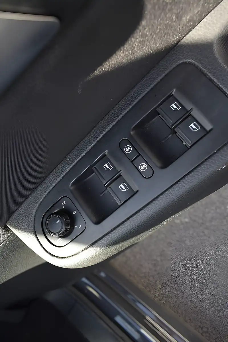 Used 2017 Volkswagen Sharan Se Nav Grey - Interior and Exterior details 17