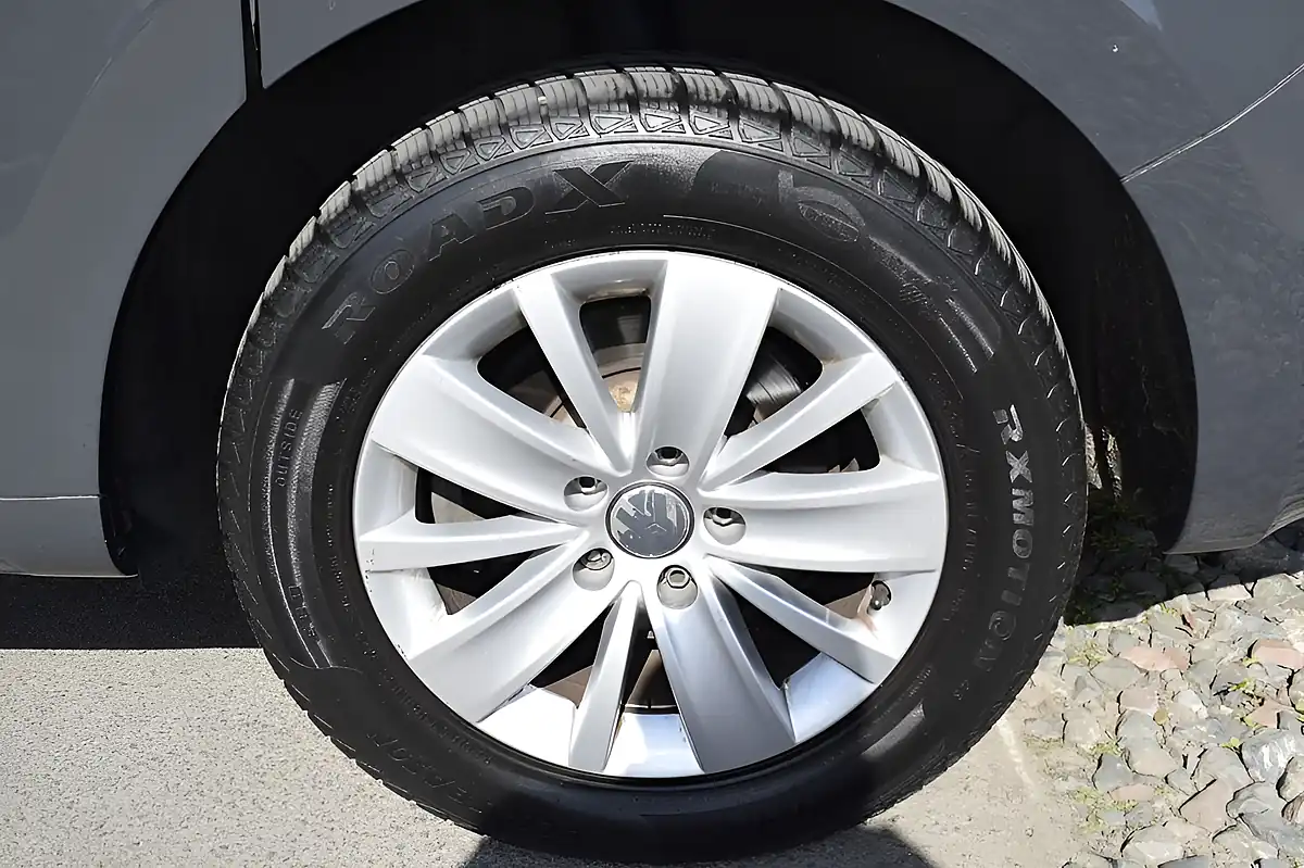 Used 2017 Volkswagen Sharan Se Nav Grey - Interior and Exterior details 6