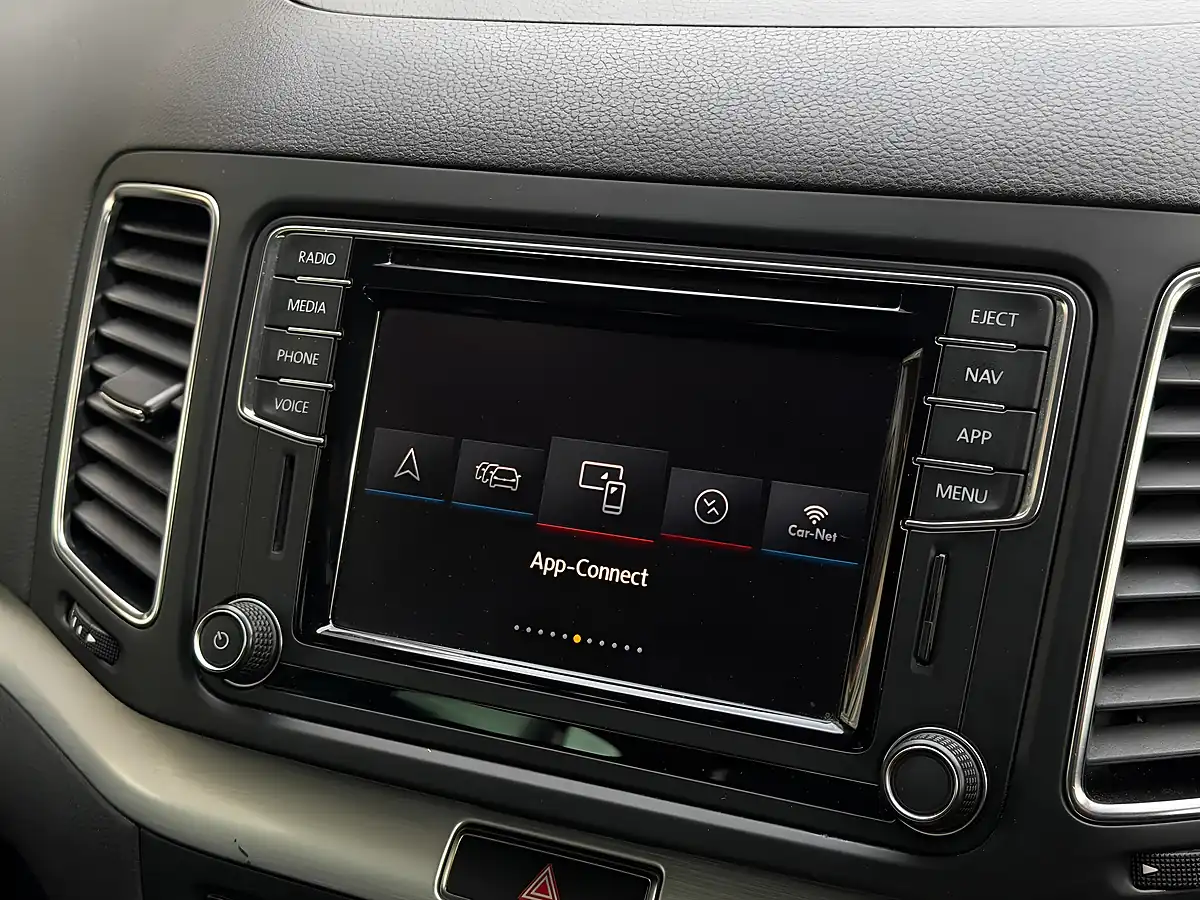 Used 2017 Volkswagen Sharan Se Nav Grey - Interior and Exterior details 17