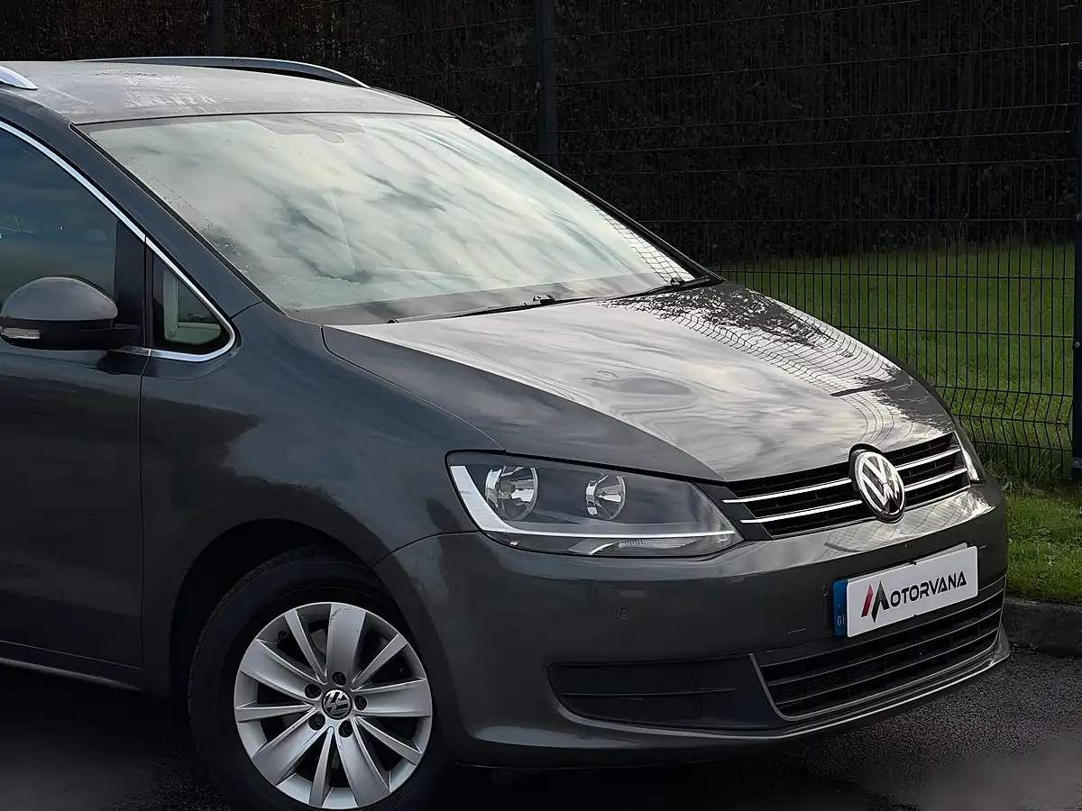 Used 2017 Volkswagen Sharan Se Nav Grey - Interior and Exterior details 6
