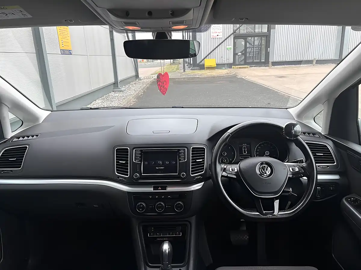 Used 2017 Volkswagen Sharan Se White - Interior and Exterior details 12
