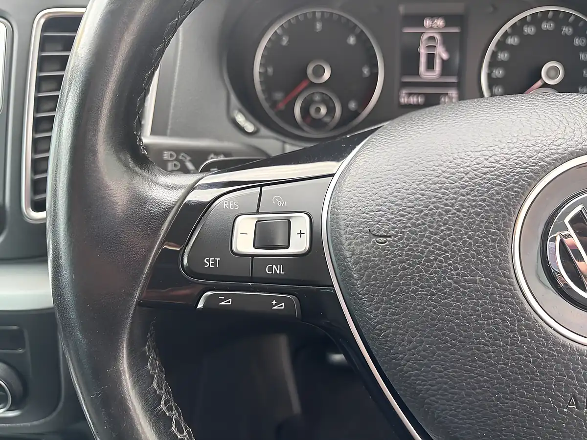 Used 2017 Volkswagen Sharan Se White - Interior and Exterior details 13