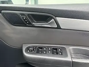 Used 2017 Volkswagen Sharan Se White - Interior and Exterior details 15
