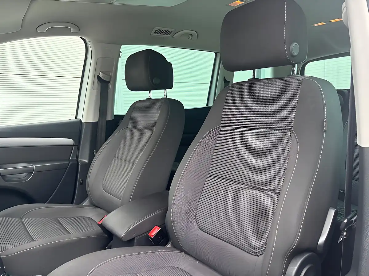 Used 2017 Volkswagen Sharan Se White - Interior and Exterior details 18