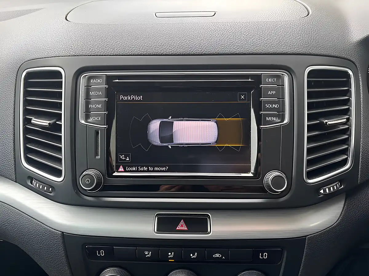 Used 2017 Volkswagen Sharan Se White - Interior and Exterior details 20