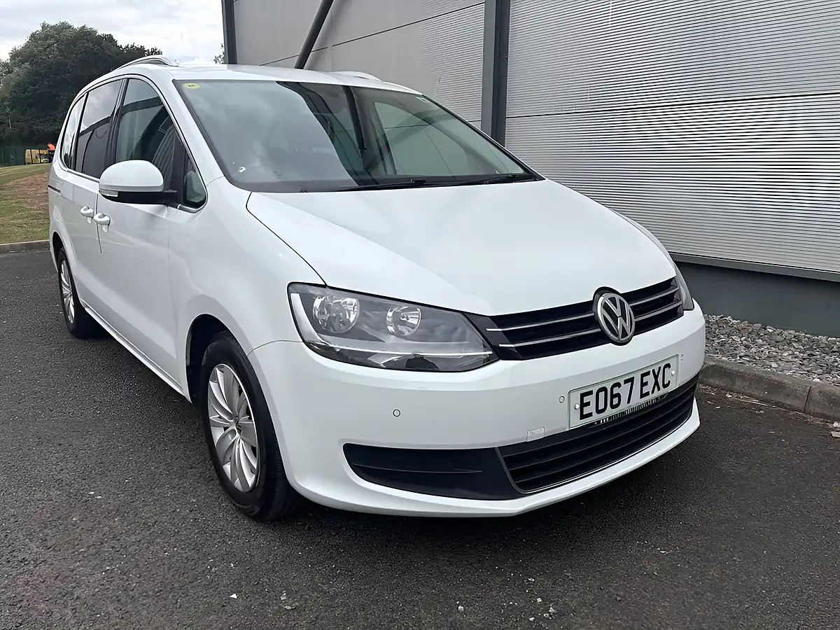 Used 2017 Volkswagen Sharan Se White - Interior and Exterior details 4