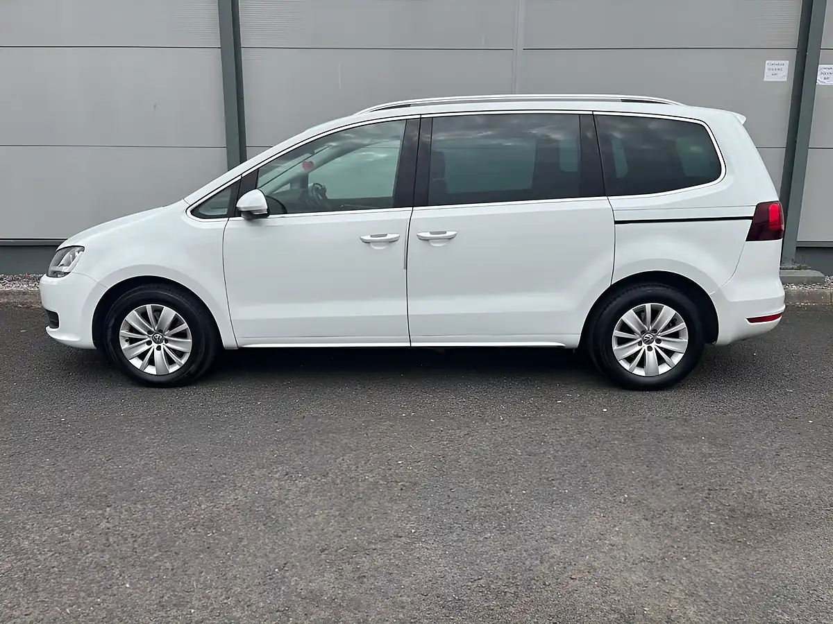 Used 2017 Volkswagen Sharan Se White - Interior and Exterior details 6