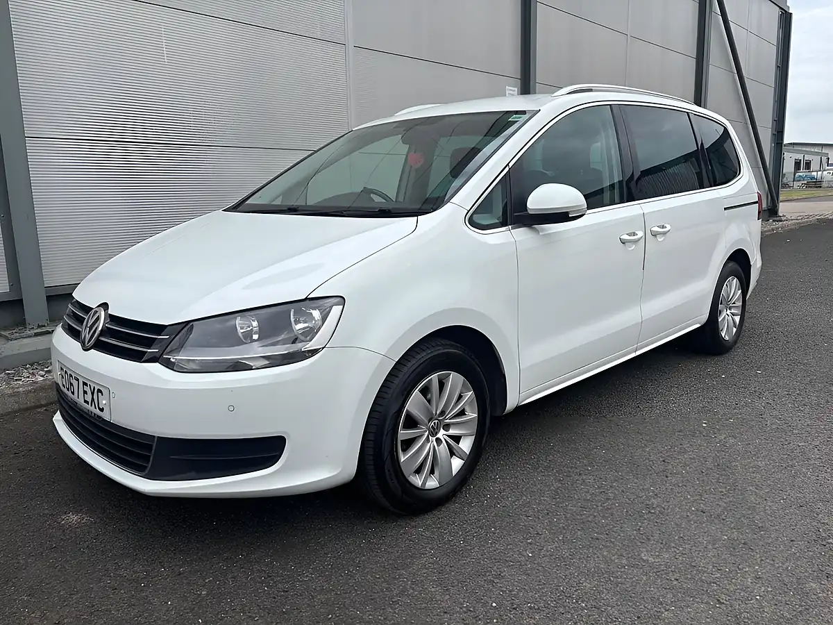 Used 2017 Volkswagen Sharan Se White - Interior and Exterior details 8