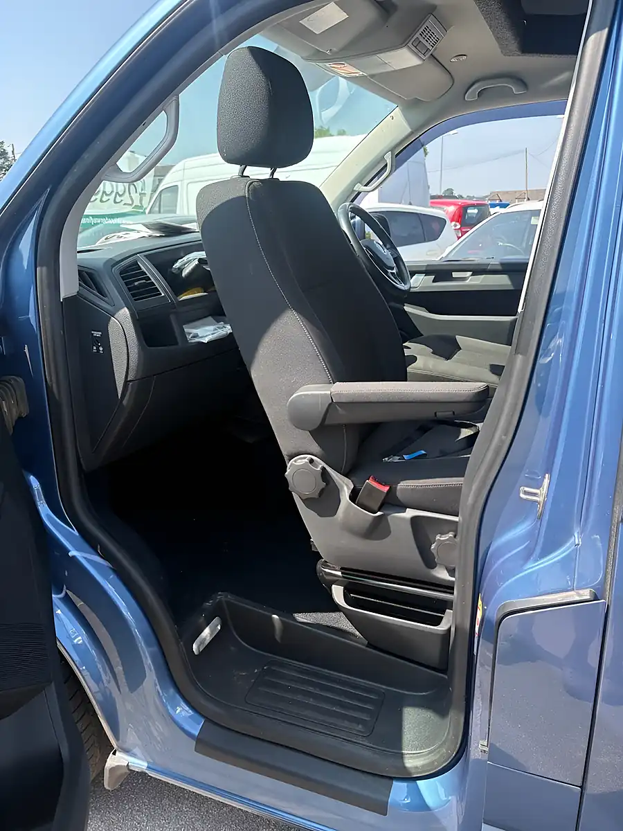 Used 2017 Volkswagen T6.1 Campervan Bluemotion Tech Se Minibus Double Cab Blue - Interior and Exterior details 7