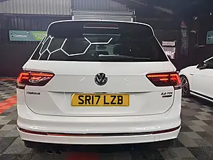 Used 2017 Volkswagen Tiguan Bluemotion Tech R-Line White - Interior and Exterior details 10
