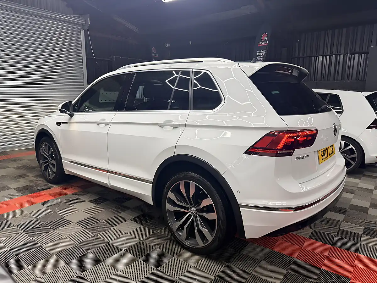 Used 2017 Volkswagen Tiguan Bluemotion Tech R-Line White - Interior and Exterior details 11