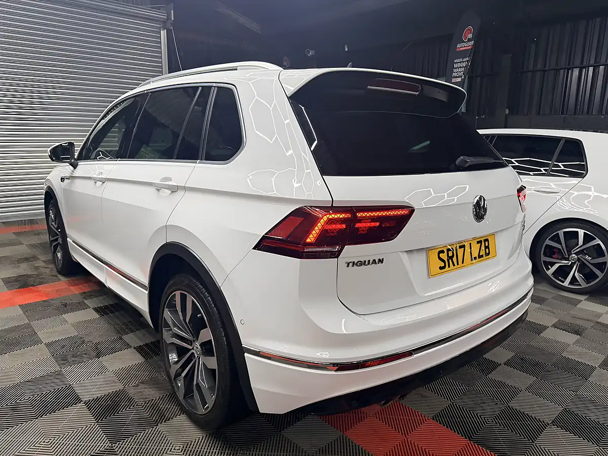 Used 2017 Volkswagen Tiguan Bluemotion Tech R-Line White - Interior and Exterior details 12