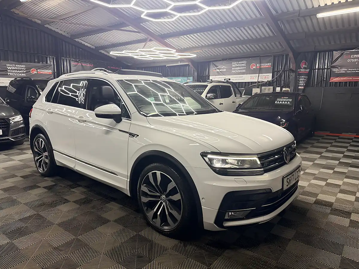 Used 2017 Volkswagen Tiguan Bluemotion Tech R-Line White - Interior and Exterior details 6