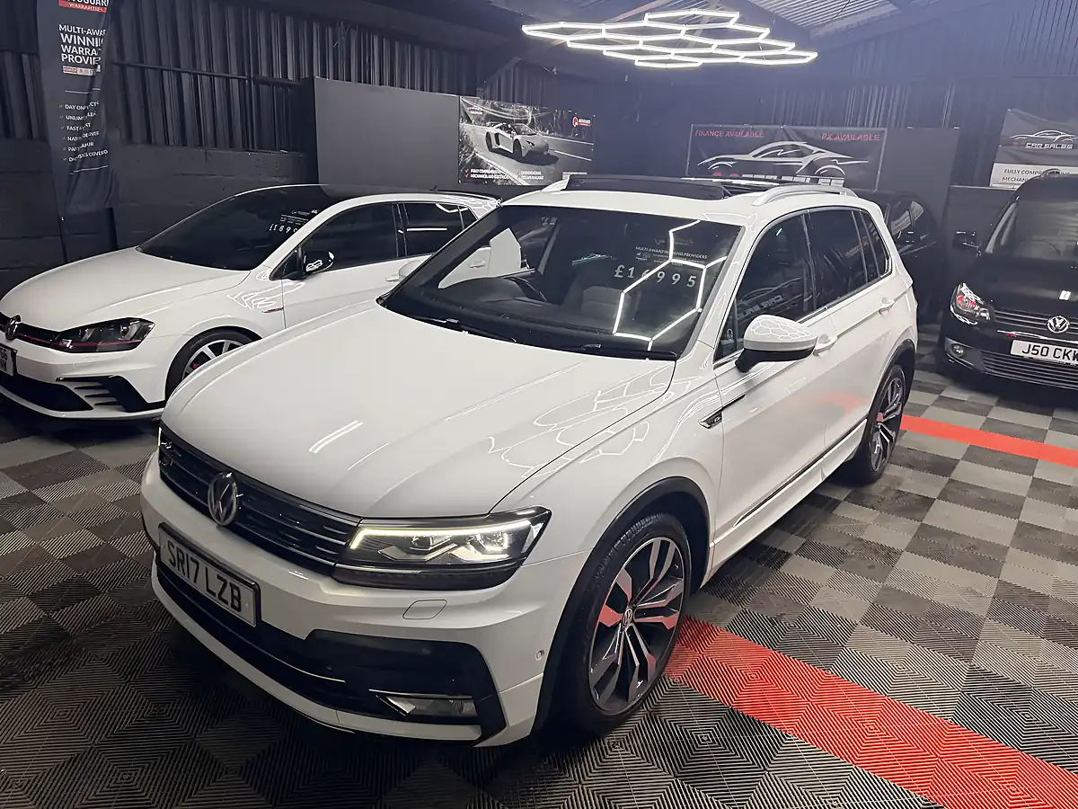 Used 2017 Volkswagen Tiguan Bluemotion Tech R-Line White - Interior and Exterior details 7