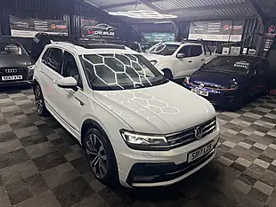 Used 2017 Volkswagen Tiguan Bluemotion Tech R-Line White - Interior and Exterior details 8
