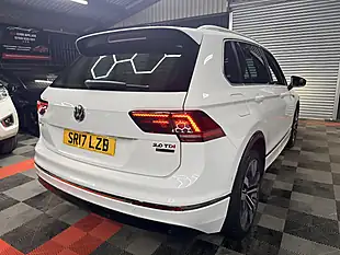 Used 2017 Volkswagen Tiguan Bluemotion Tech R-Line White - Interior and Exterior details 9
