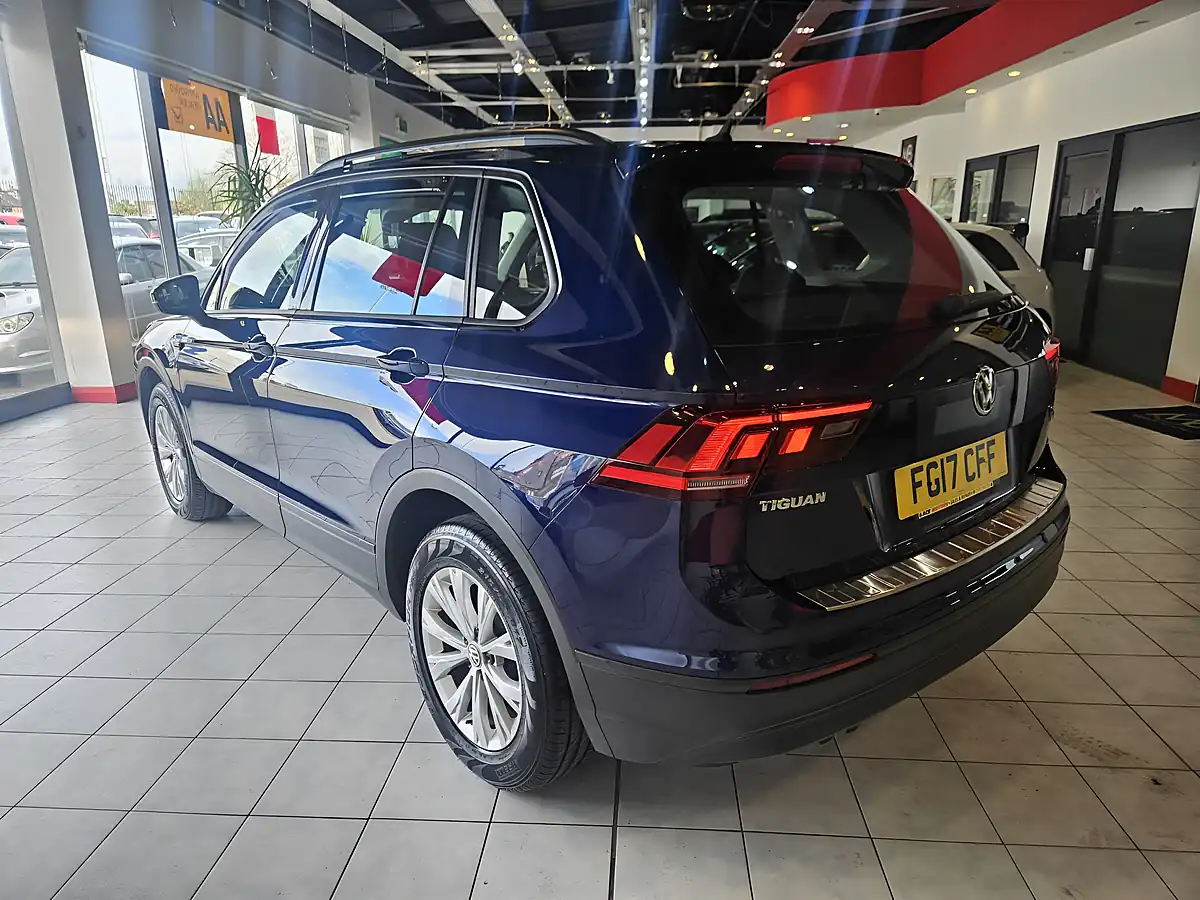 Used 2017 Volkswagen Tiguan Bluemotion Tech S Blue - Interior and Exterior details 5