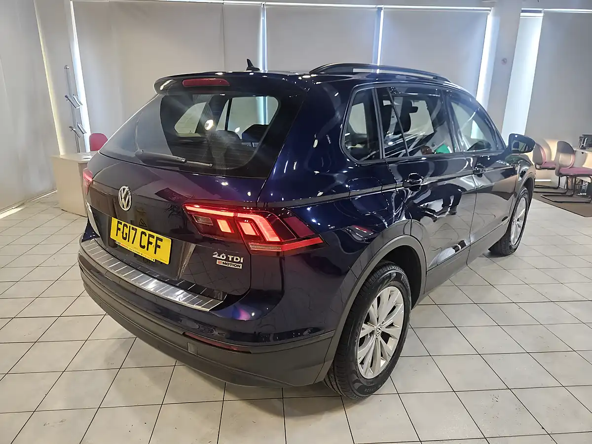 Used 2017 Volkswagen Tiguan Bluemotion Tech S Blue - Interior and Exterior details 8