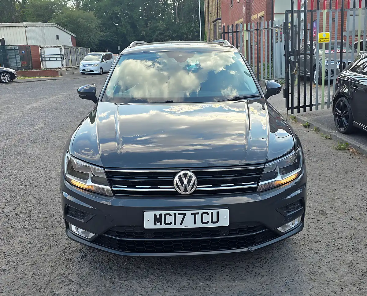 Used 2017 Volkswagen Tiguan Bluemotion Tech Se Grey - Interior and Exterior details 2