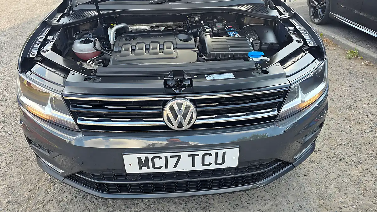 Used 2017 Volkswagen Tiguan Bluemotion Tech Se Grey - Interior and Exterior details 20