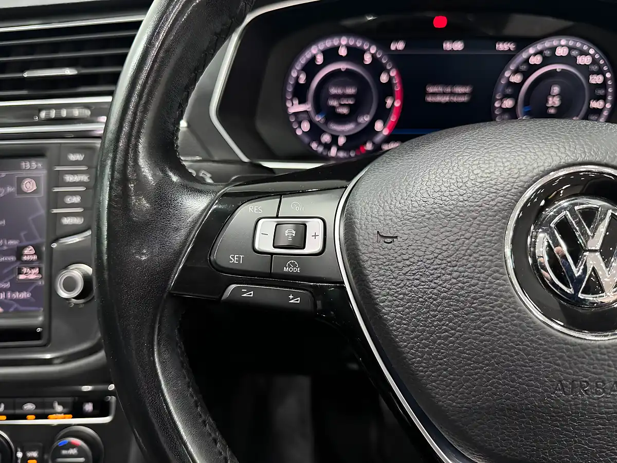 Used 2017 Volkswagen Tiguan Bluemotion Tech Sel Dsg 4Motion Blue - Interior and Exterior details 14