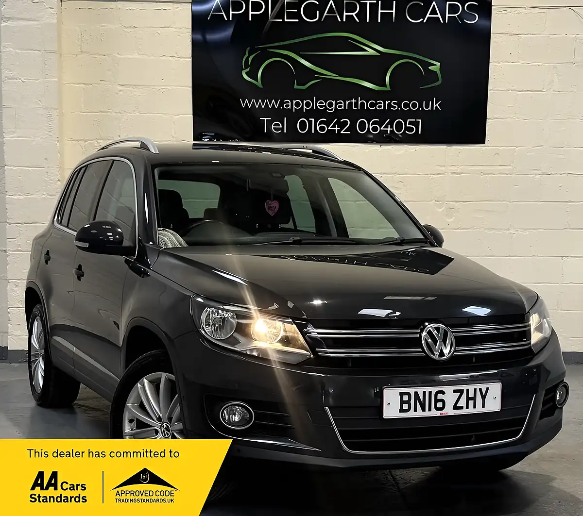 Used 2017 Volkswagen Tiguan Match Edition Grey - Front View