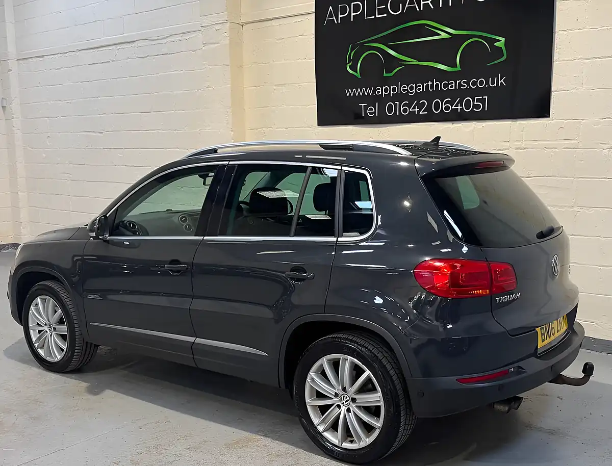 Used 2017 Volkswagen Tiguan Match Edition Grey - Interior and Exterior details 15