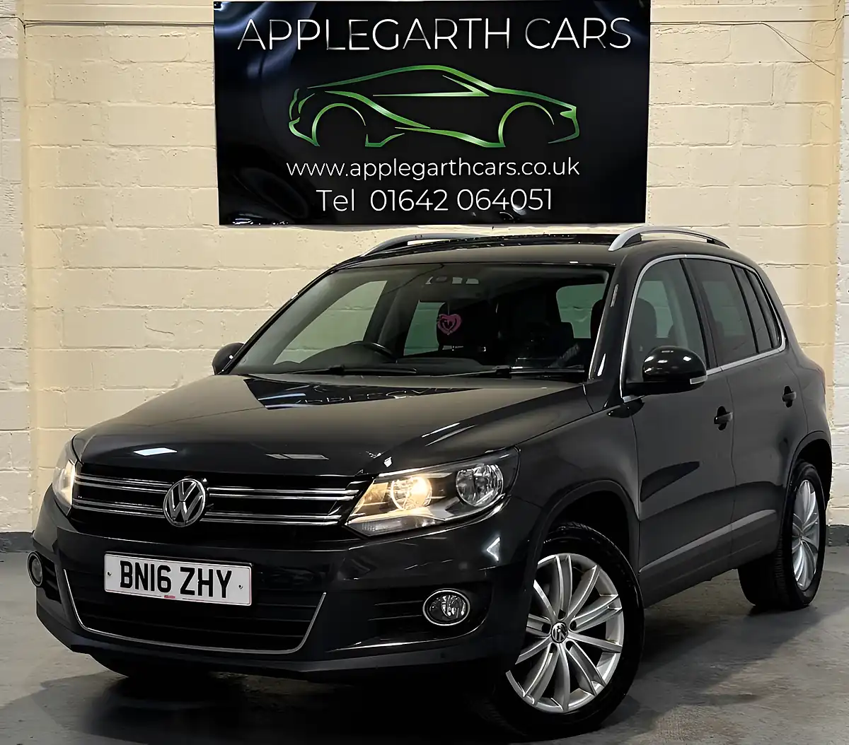Used 2017 Volkswagen Tiguan Match Edition Grey - Interior and Exterior details 5