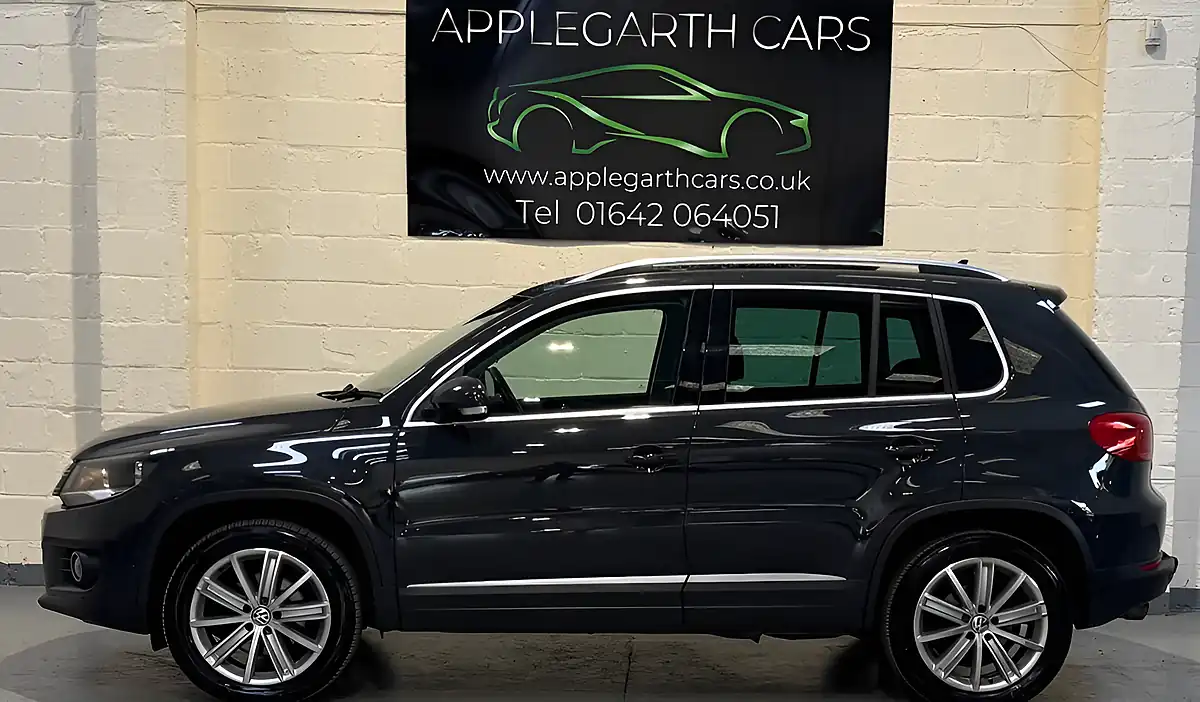 Used 2017 Volkswagen Tiguan Match Edition Grey - Interior and Exterior details 6
