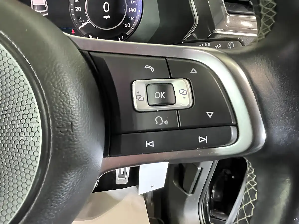 Used 2017 Volkswagen Tiguan R-Line 4Motion Black - Interior and Exterior details 13