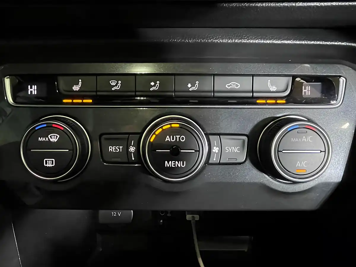 Used 2017 Volkswagen Tiguan R-Line 4Motion Black - Interior and Exterior details 16