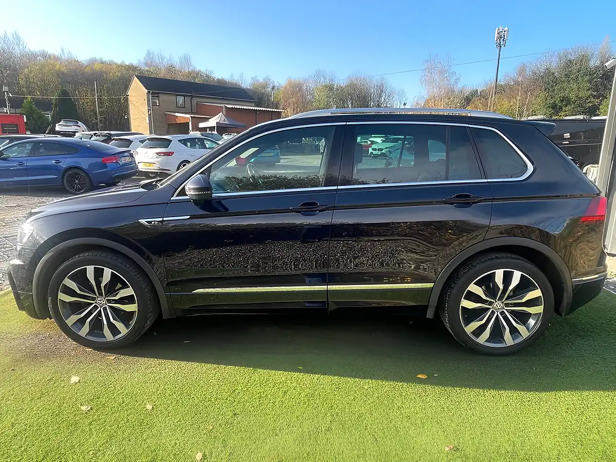 Used 2017 Volkswagen Tiguan R-Line Black - Interior and Exterior details 10
